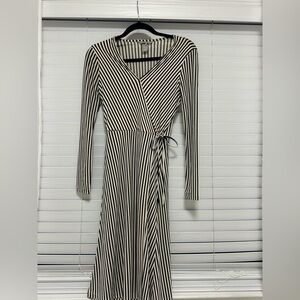 H&M Black and White Striped Long Sleeve Dress